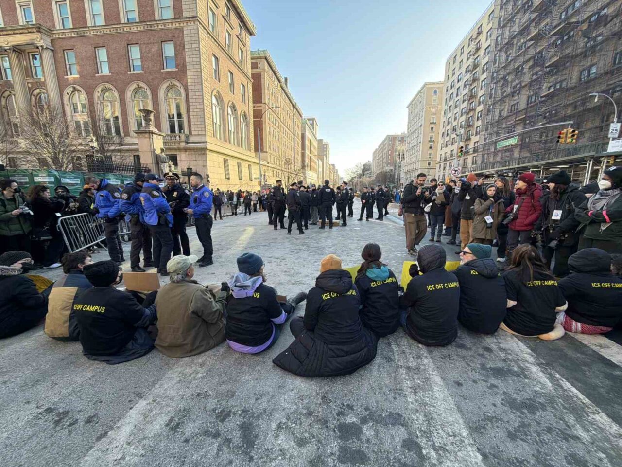 Columbia Üniversitesi önünde ICE protestosu: 10 öğrenci gözaltına alındı