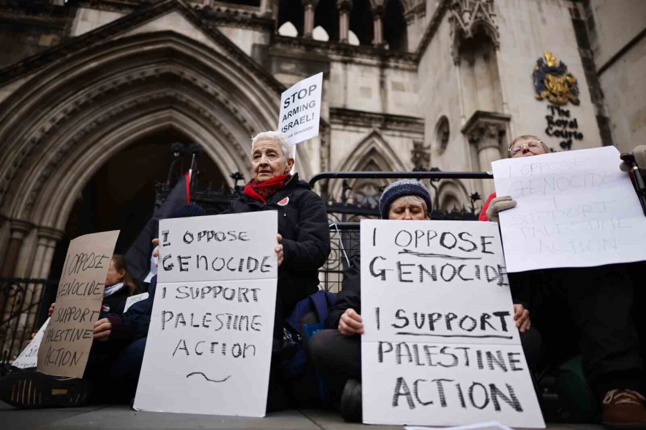 İngiltere’de mahkeme, “Filistin için Eylem” grubunun yasaklanmasının hukuka aykırı olduğuna hükmetti