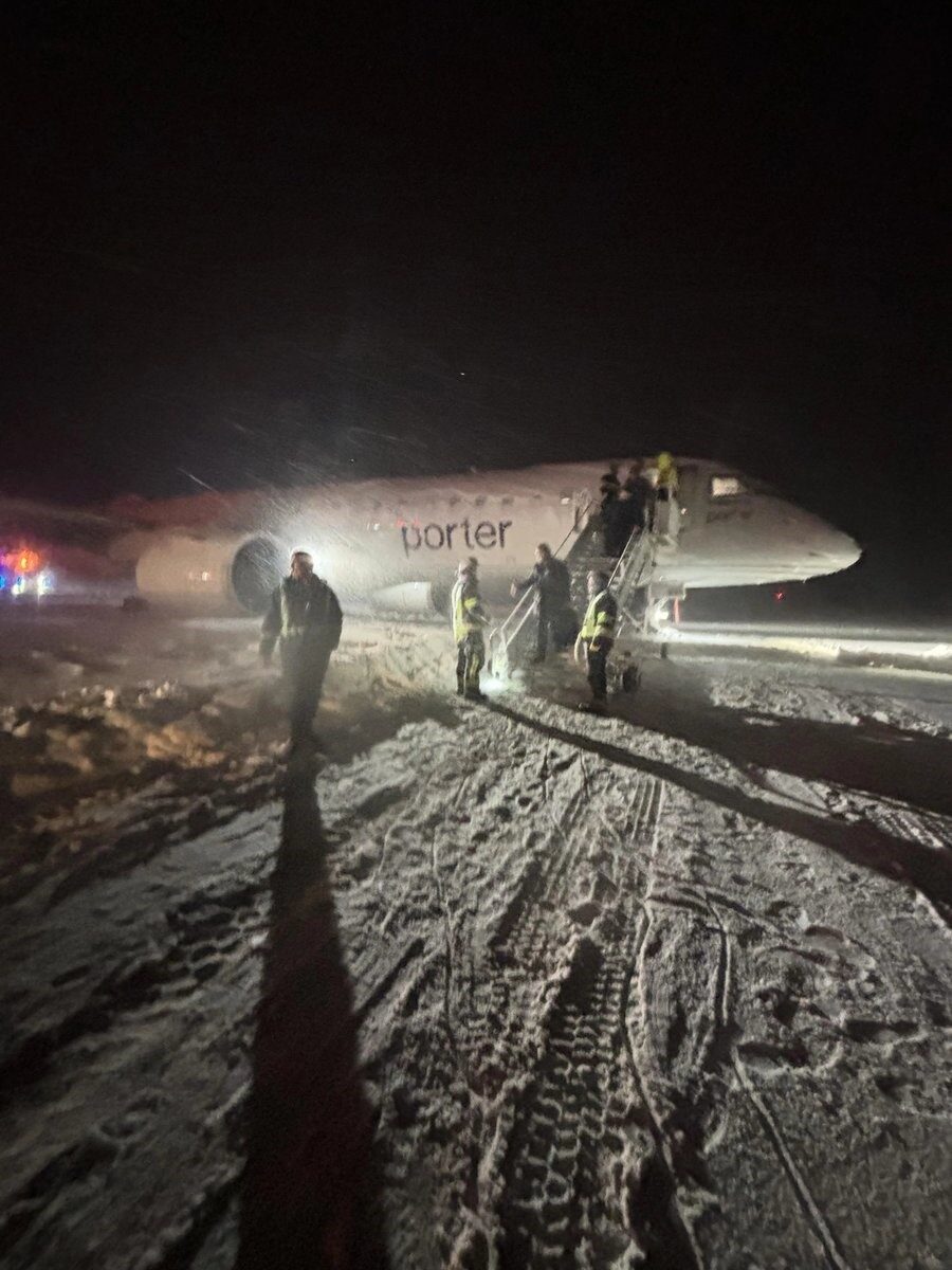 Kanada’da 64 kişiyi taşıyan yolcu uçağı kayarak pistten çıktı