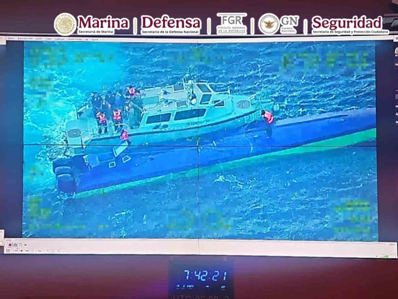 Meksika Donanması, yaklaşık 4 ton uyuşturucu taşıyan denizaltıyı ele geçirdi