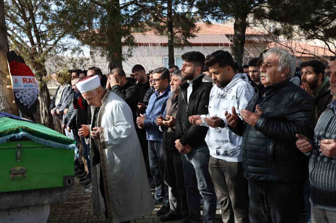 Nevşehir’de kayalıklardan düşerek yaşamını yitiren genç kız son yolculuğuna uğurlandı
