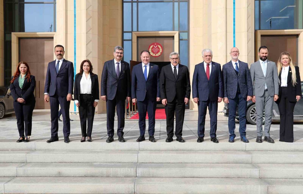 Öztürkler: “Anavatanla kopmaz bağlarımız her türlü tehlikeye karşı güç vermeye devam edecek”