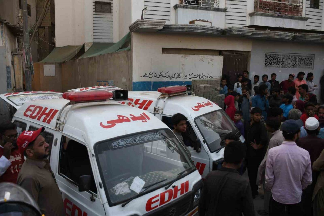 Pakistan’da üç katlı binada tüp patladı: 16 ölü, 14 yaralı