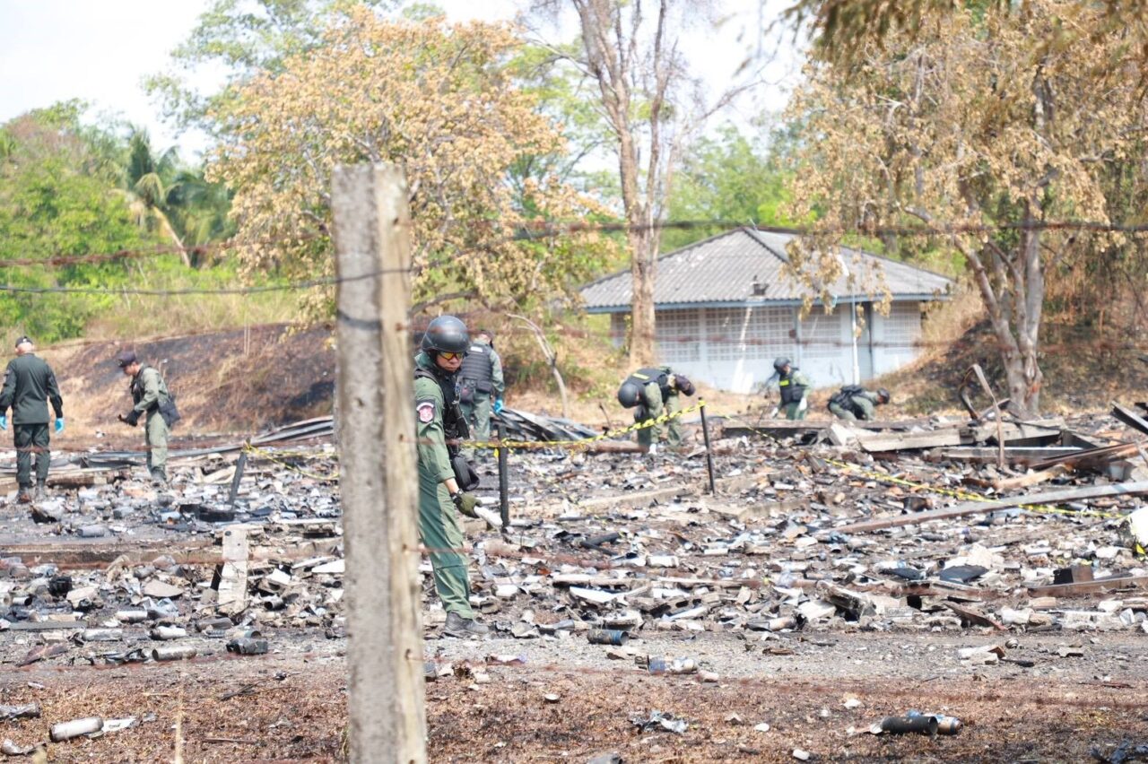 Tayland sınırında mühimmat deposunda patlama