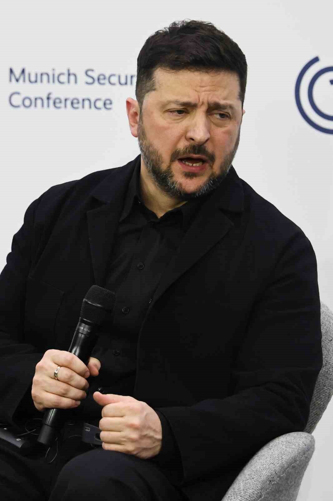 Zelenskiy: “Bize iki aylık bir ateşkes verin, seçimlere gideriz”