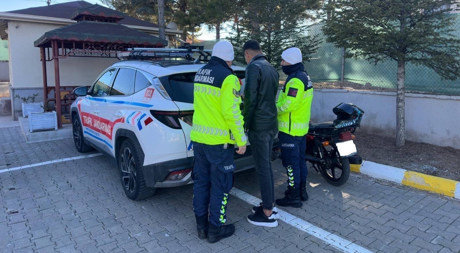 Trafik Güvenliğini Tehlikeye Sokma, Akrobatik Hareketler