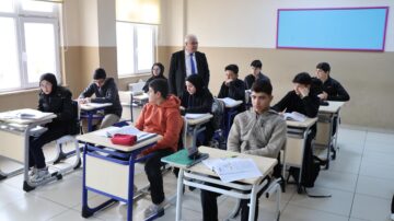 İl Millî Eğitim Müdürü Yusuf Yazıcı’dan Acıgöl Anadolu İmam Hatip Lisesine Ziyaret