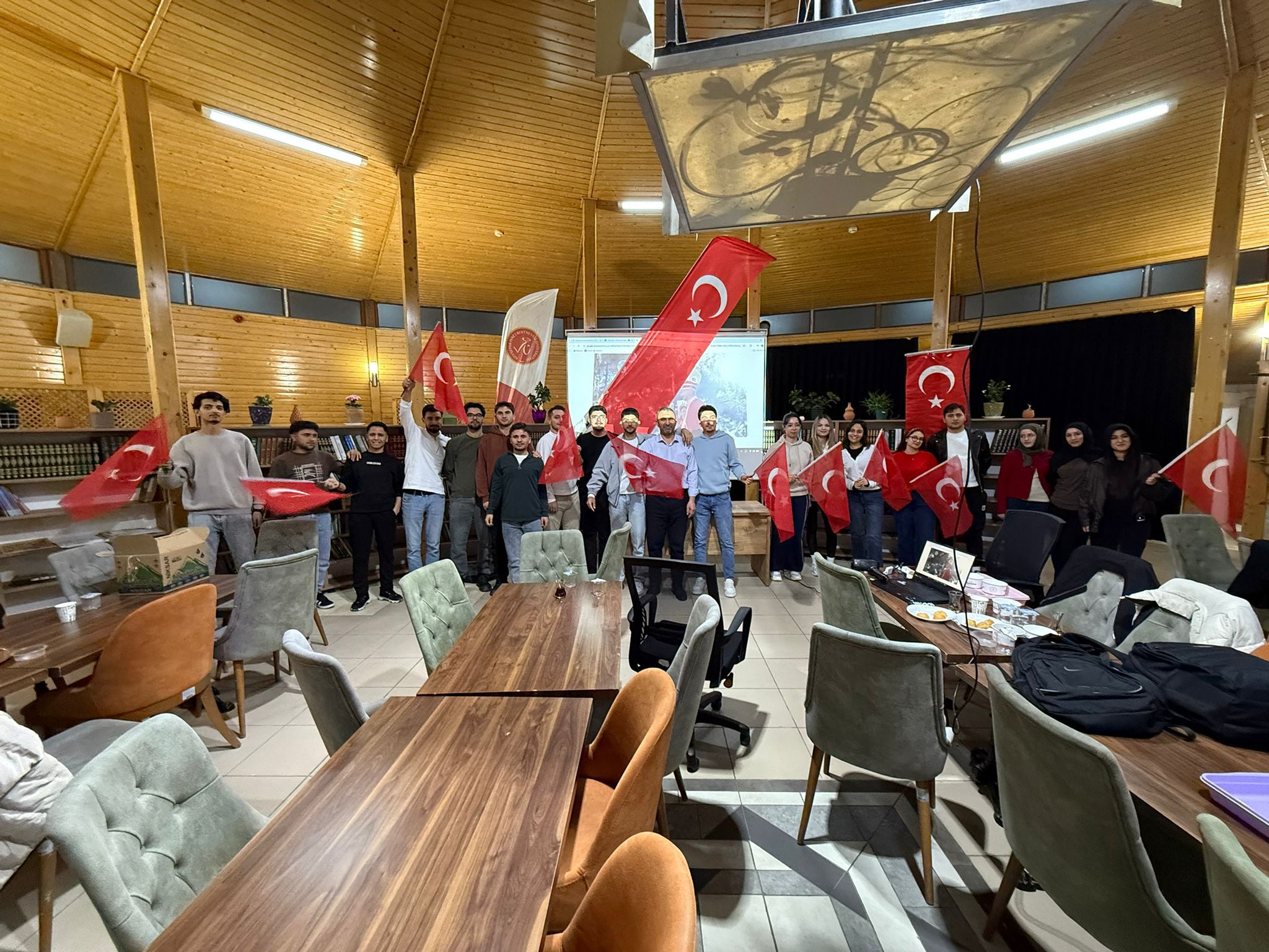 NEVÜ’lü öğrendiler Diyanet Genç Ofis’te Milli Maç Heyecanını Yaşadı