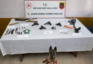 YAZIHÜYÜK BELDESİNDE SİLAH TİCARETİ VE TARİHİ ESER KAÇAKÇILIĞINA YÖNELİK OPERASYON