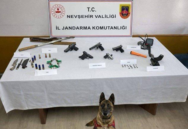 YAZIHÜYÜK BELDESİNDE SİLAH TİCARETİ VE TARİHİ ESER KAÇAKÇILIĞINA YÖNELİK OPERASYON