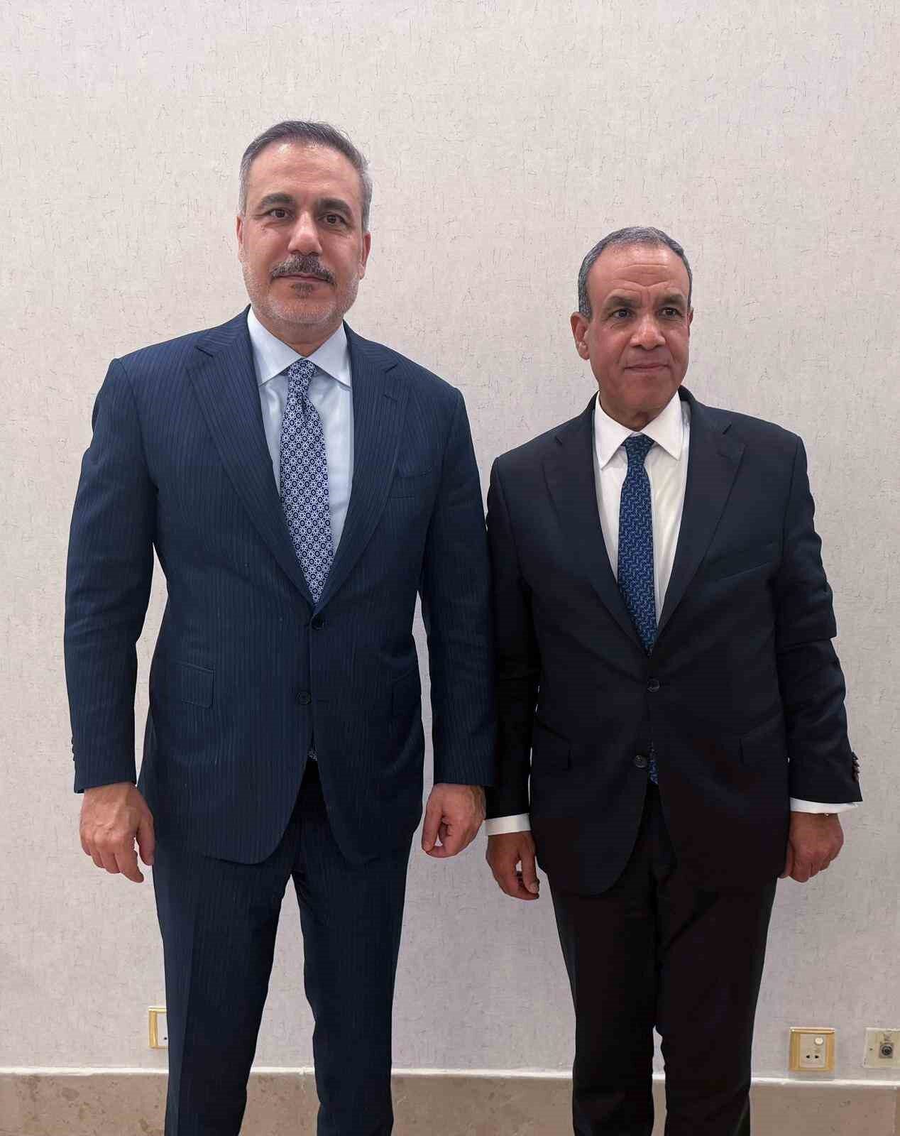 Bakan Fidan, Mısırlı mevkidaşı Abdelatty ve Pakistan Başbakanı Şerif ile bir araya geldi