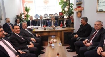 Prof. Dr. Filiz Kılıç, KAÇEP Başkanı Tülay Ceviz, ilçe ve belde belediye başkanları, MHP Gülşehir İlçe Başkanı Mustafa Tosun ve ilçe başkanları katılım sağladı.