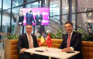 Enerji ve Tabii Kaynaklar Bakanı Bayraktar, Romanyalı mevkidaşı Ivan ile bir araya geldi