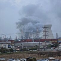 İran, İsrail’deki Hayfa Petrol Rafinerisi’ni hedef aldı