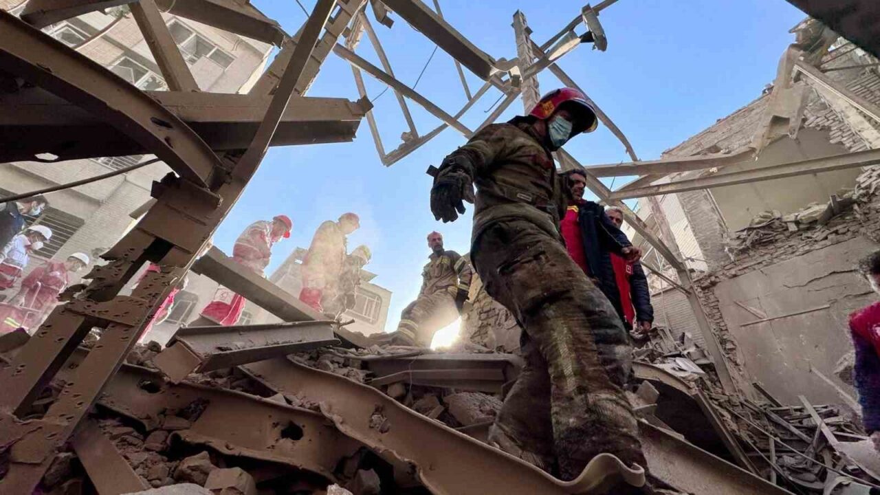 İran Kızılay: “ABD-İsrail saldırılarında 9 bin 669 sivil yapı hasar gördü”