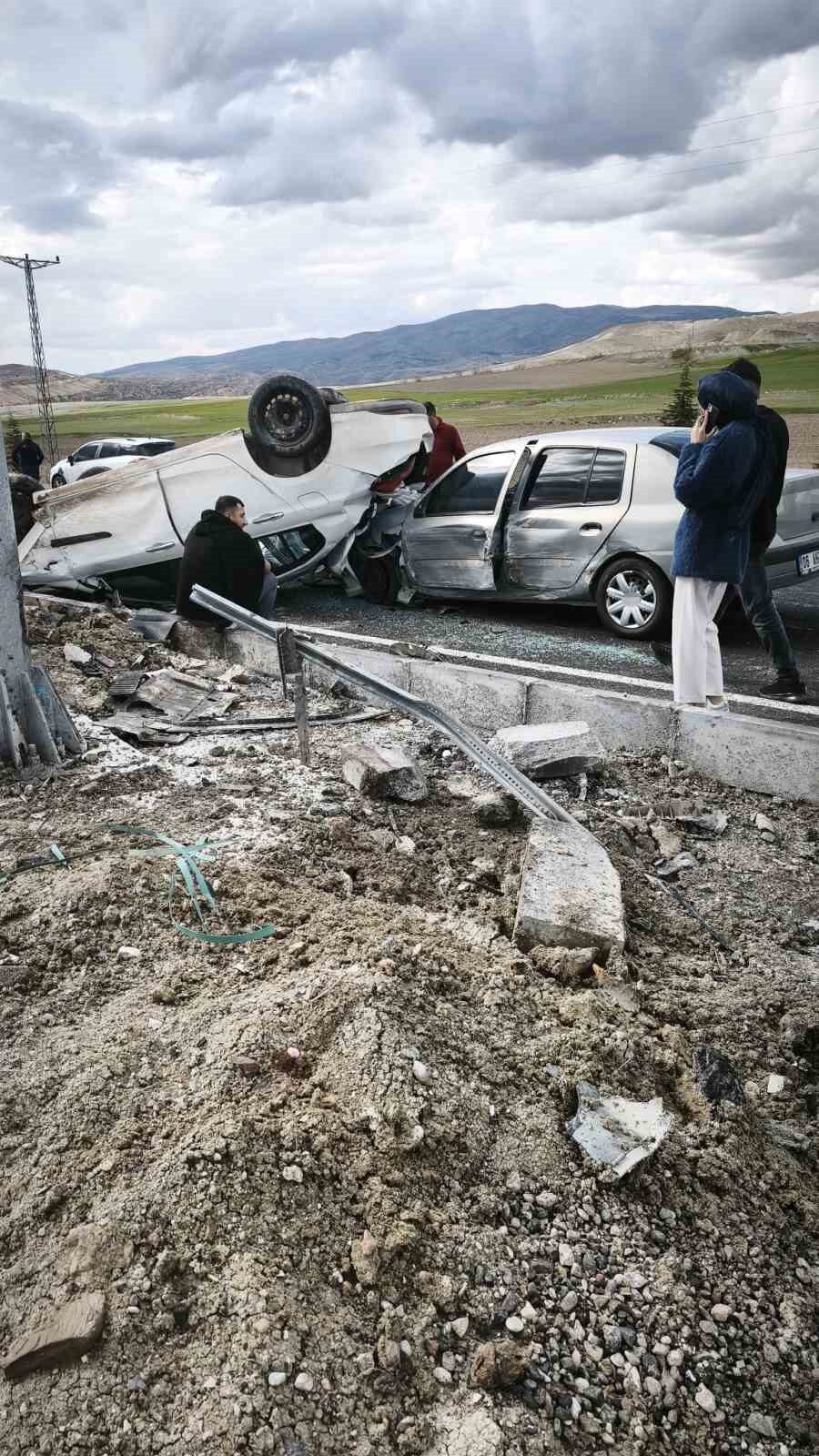 Nevşehir’de iki otomobil çarpıştı: 3 yaralı
