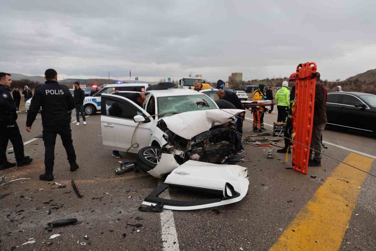 Nevşehir’de zincirleme trafik kazası: 2 ölü, 7 yaralı