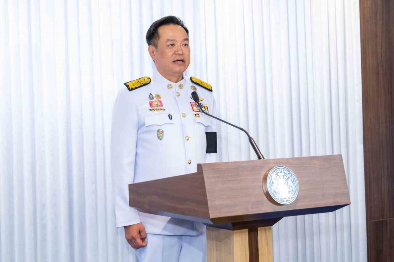 Tayland Kralı, yeni hükümet kabinesini onayladı