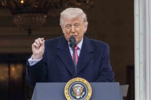 Trump: “(İran) Orada daha çok uzun bir süre kalmamız gerekmeyecek”