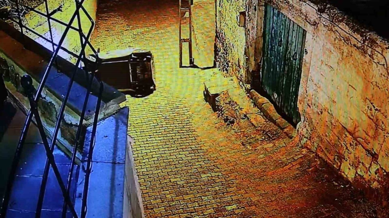 Yokuşu çıkamayan elektrikli bisiklet devrildi