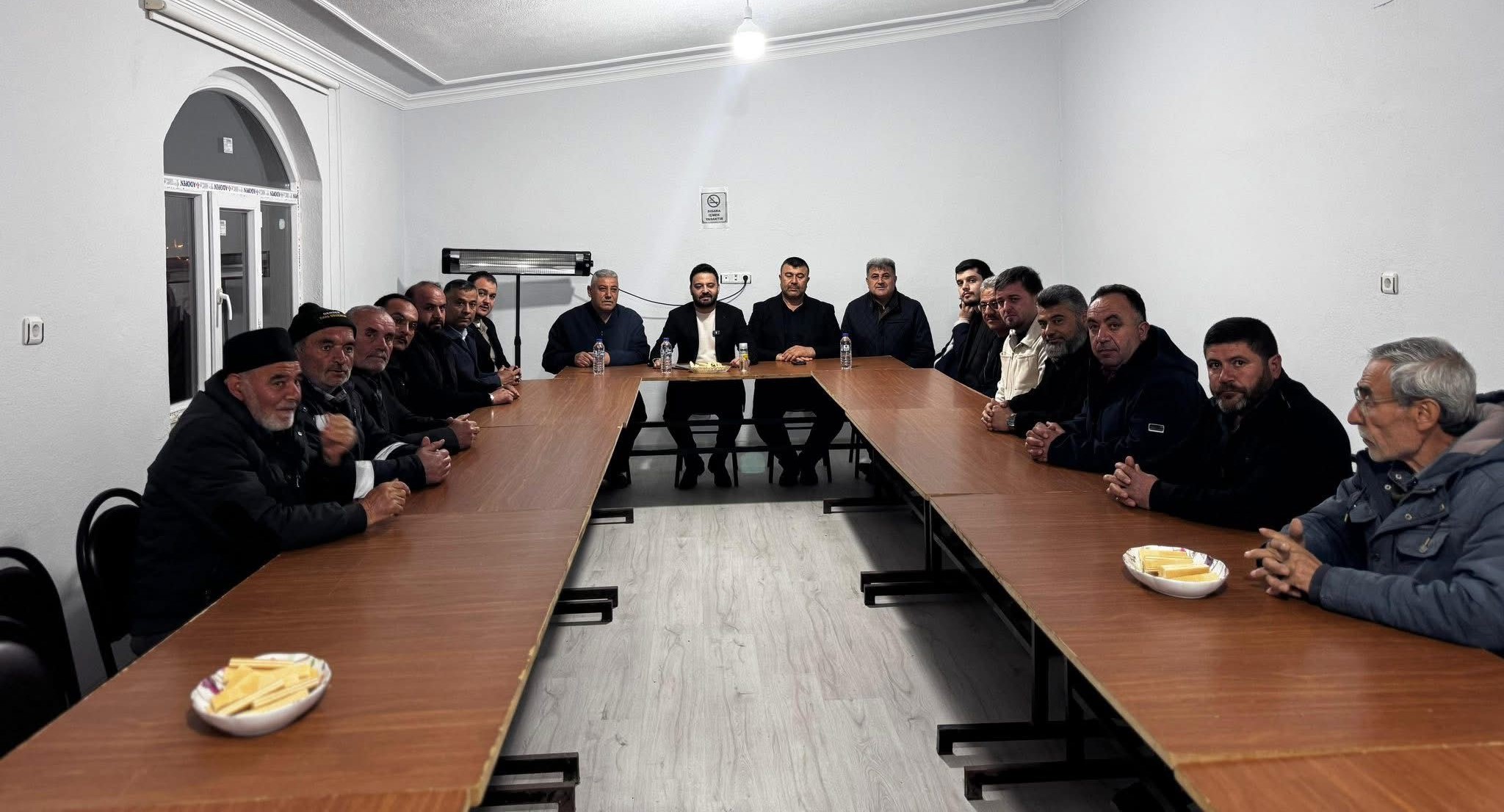 AK Parti İl Başkanı Muhammed Feyzi Aygün, sorun ve talepleri yerinde dinleyerek çözüme kavuşturdu. 📍 Ağıllı Köyü