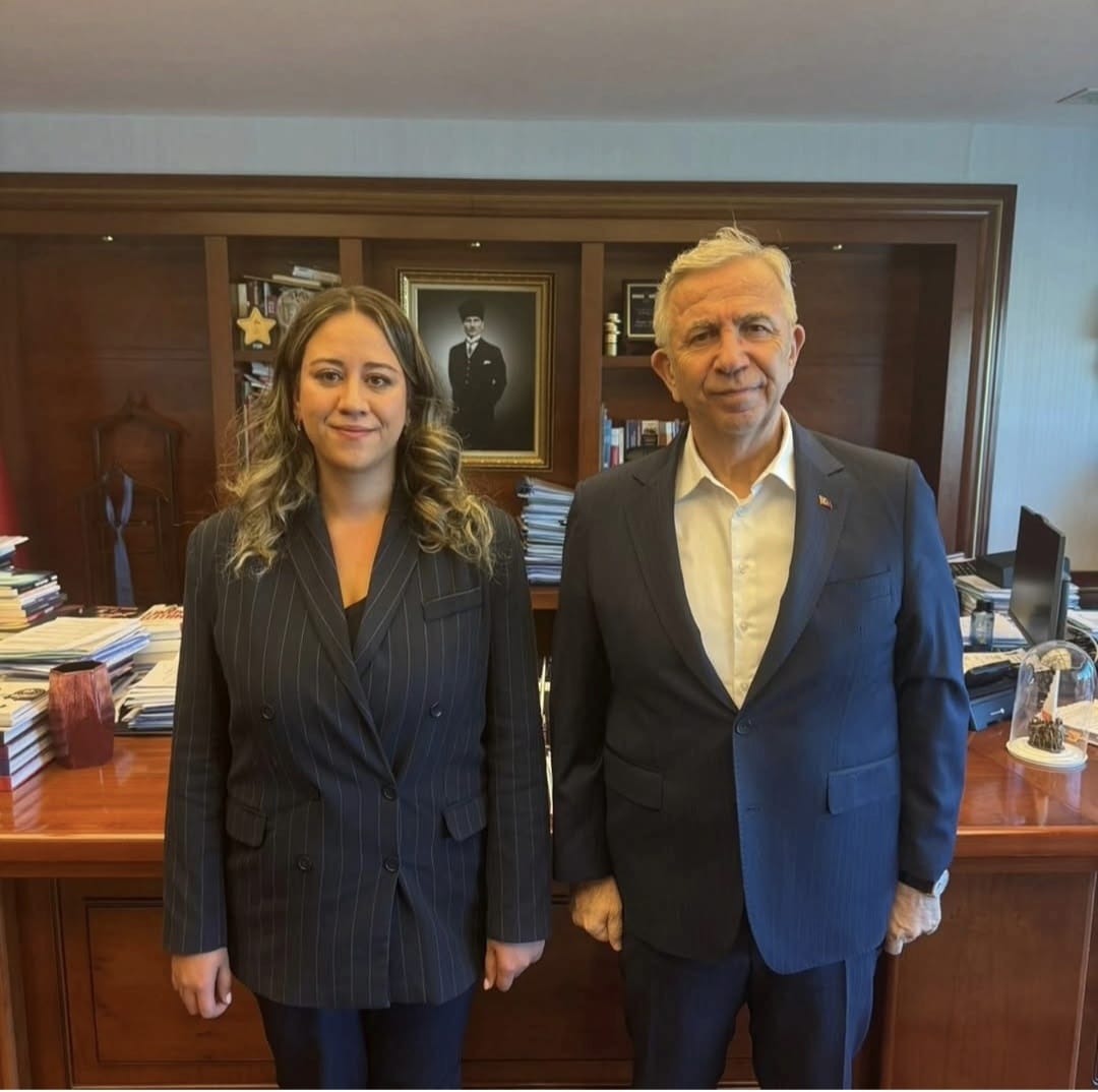 AYÇA ÇAĞLAR’DAN MANSUR YAVAŞ’A DESTEK MESAJI