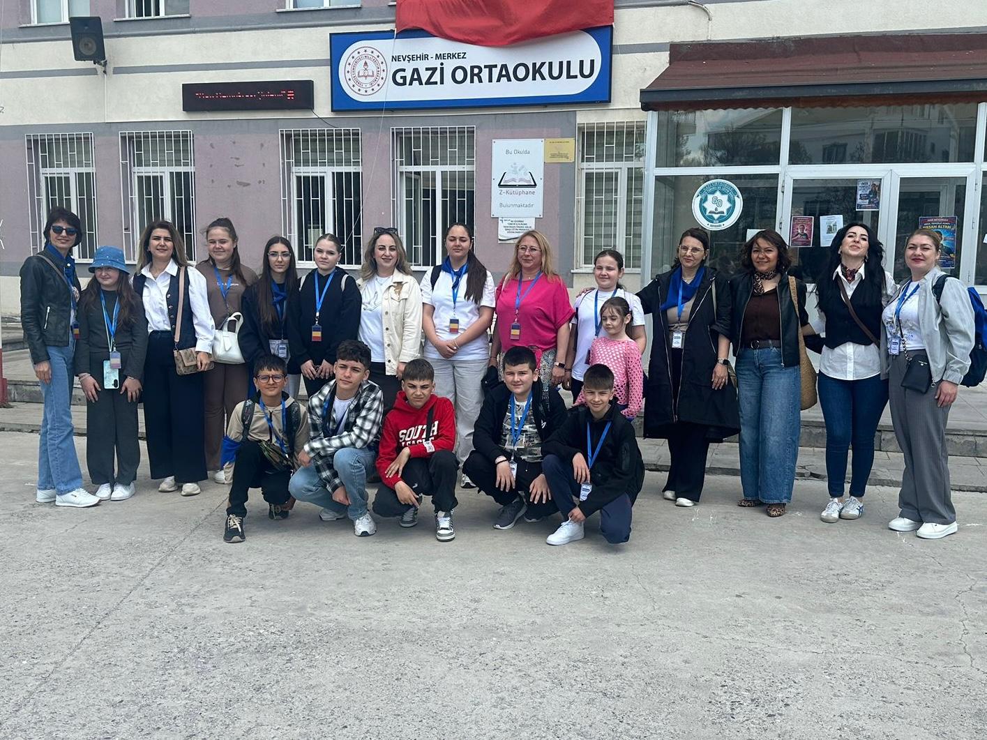 Romanya’dan Gelen Erasmus+ Heyeti Gazi Ortaokulu’nda İşbaşı Gözlem Faaliyetlerine Katıldı