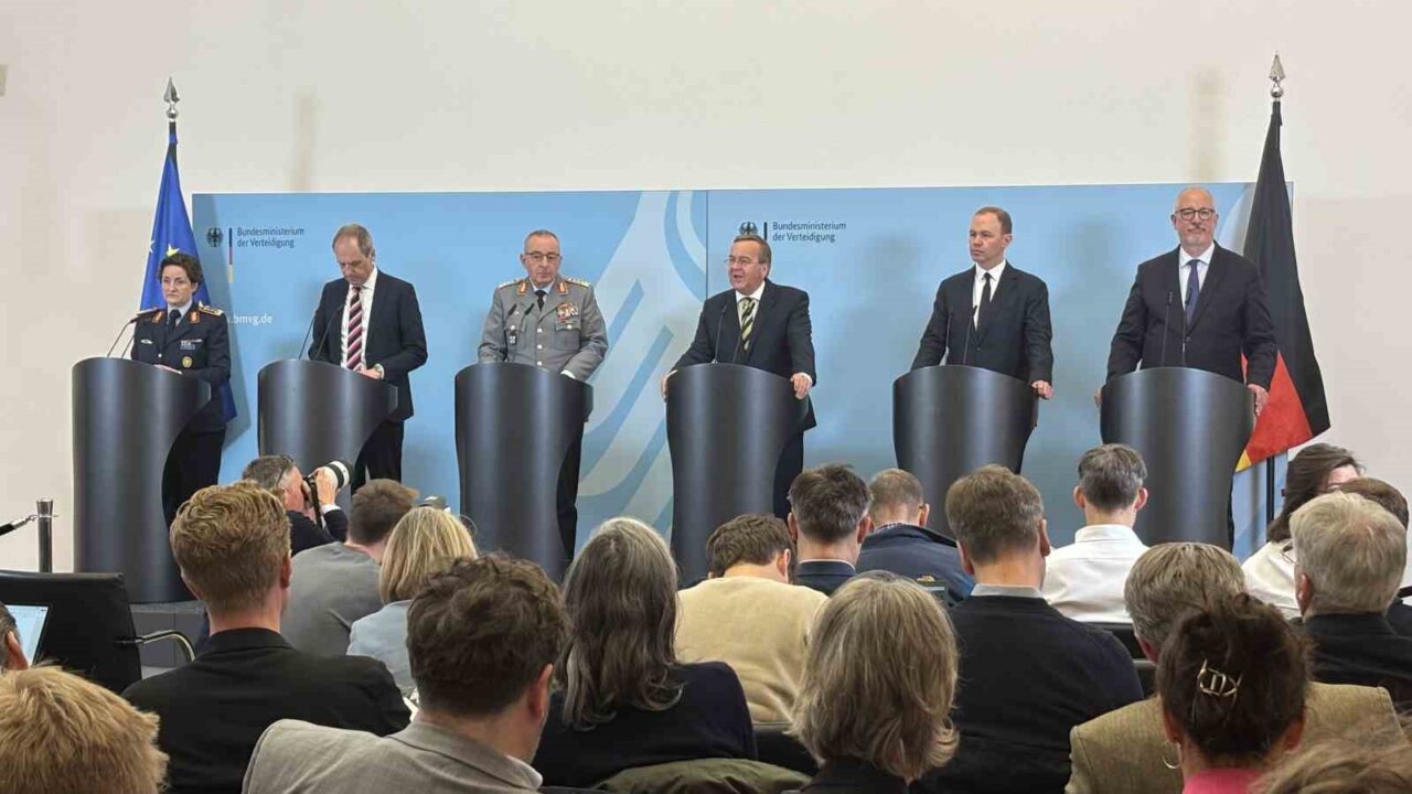 Almanya’da “muharebeye hazır asker sayısını 460 bine çıkarma” hedefi