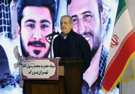 İran Cumhurbaşkanı Pezeşkiyan: “Deniz ablukasındaki kışkırtıcı ve yasadışı eylemler, ateşkes mutabakatının açık bir ihlali ve BM Şartı’na aykırıdır”