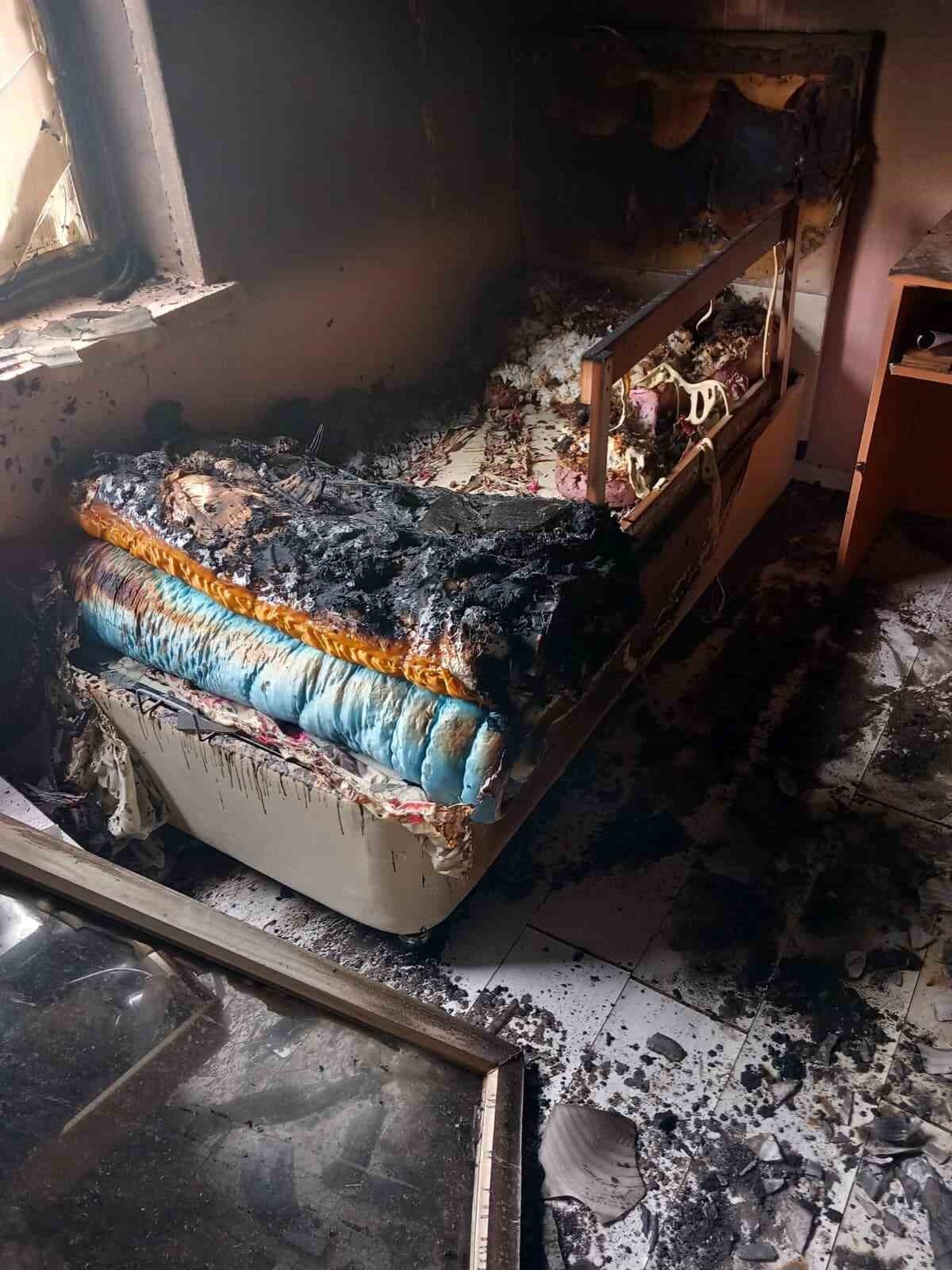 Nevşehir’de yıldırım düşen evde yangın çıktı