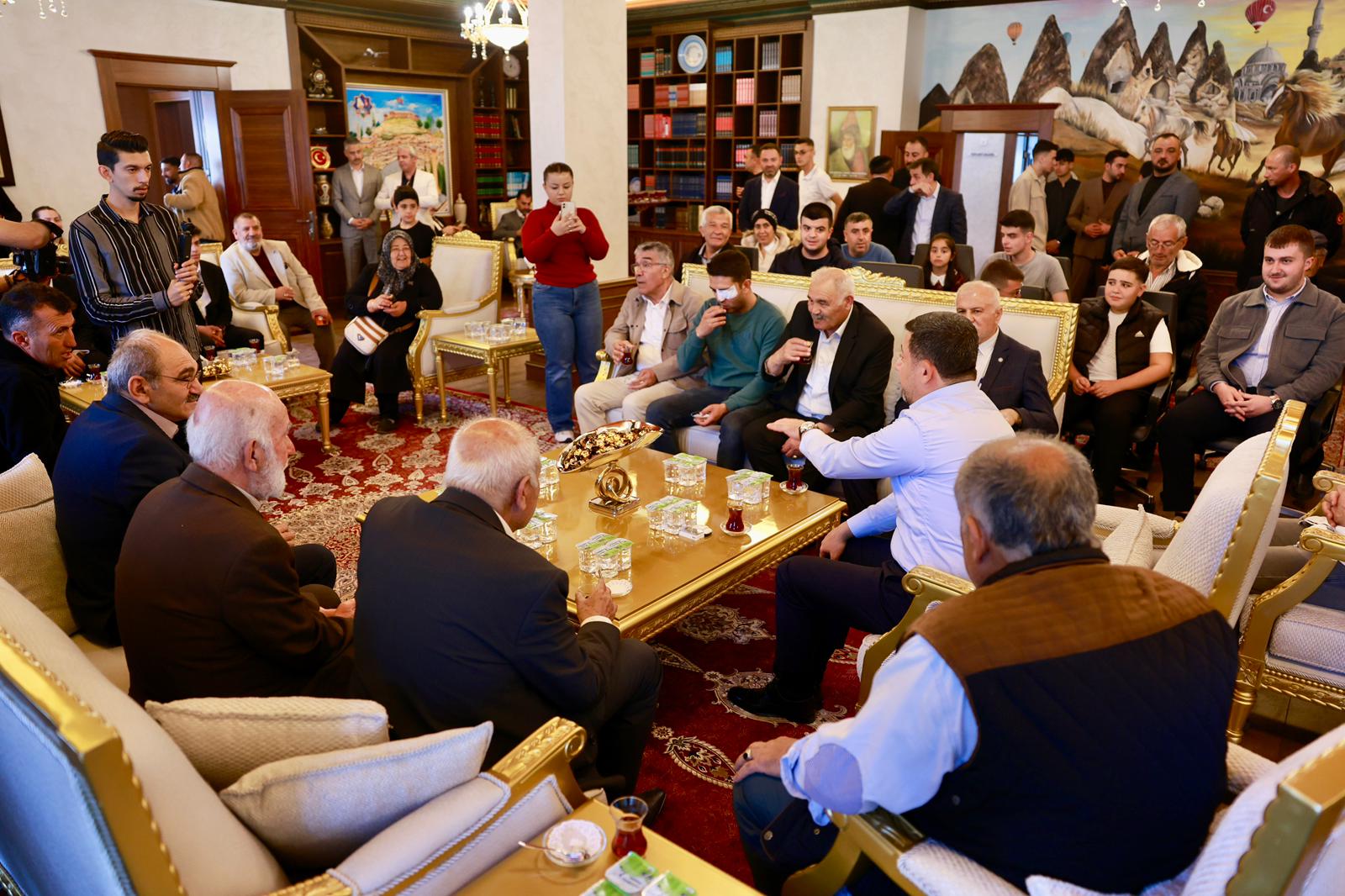 Belediye Başkanı Rasim Arı’dan Bayramlaşma Maratonu