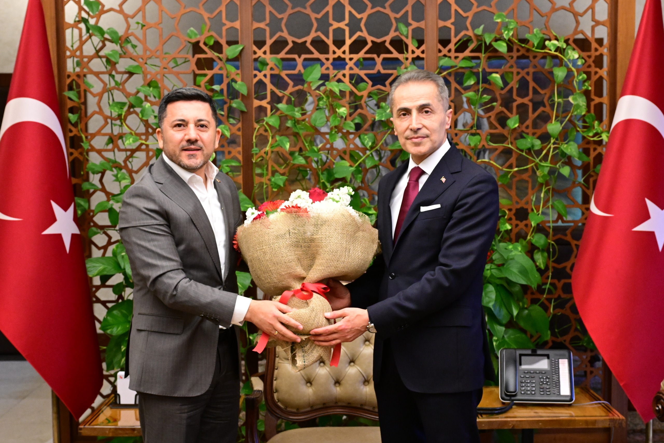 Başkan Rasim Arı’dan Vali Hüseyin Kök’e Hayırlı Olsun Ziyareti