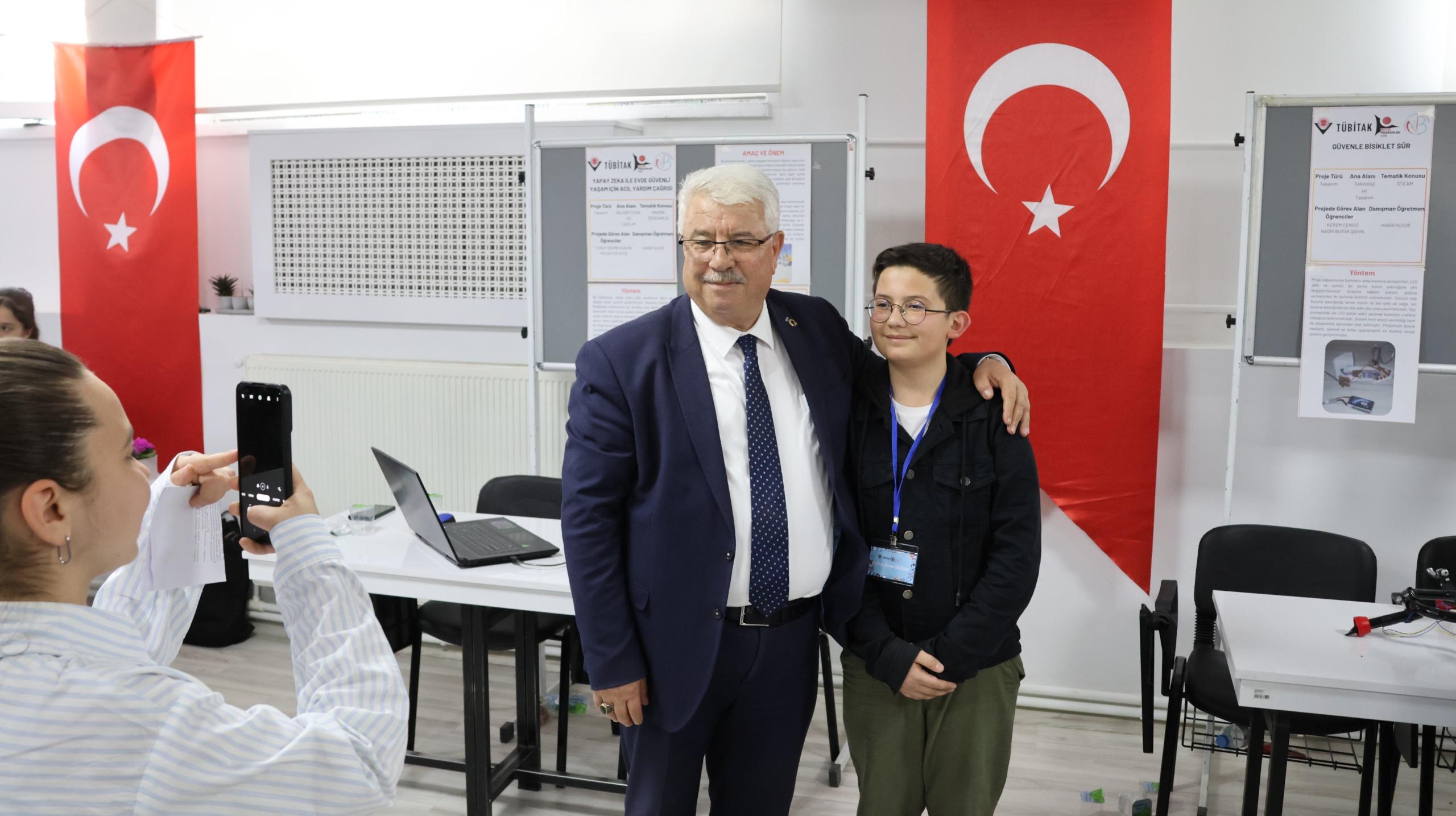 Nevşehir Halil İncekara BİLSEM’de TÜBİTAK 4006 Bilim Fuarı Coşkuyla Açıldı