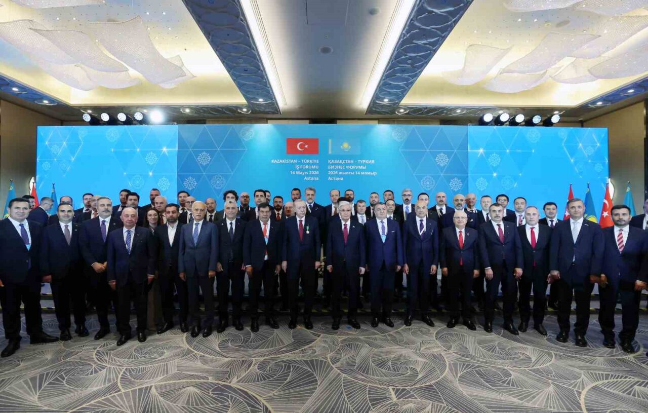 Cumhurbaşkanı Erdoğan Türkiye-Kazakistan İş Forumu kapanışında konuştu:”Hazar Geçişli Orta Koridor’un ihyası için çalışıyoruz”