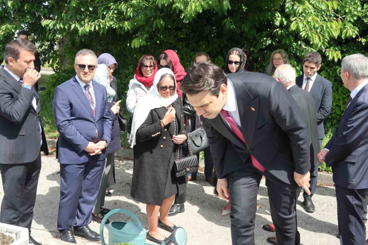 Fransa’da Şehzade Osman Fuad Efendi ile Adile Sultan’ın kabirleri yenilendi