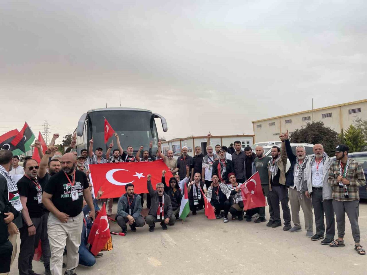 Gazze’ye umut konvoyu: 40 farklı ülkeden 400 aktivist Trablus’tan hareket etti