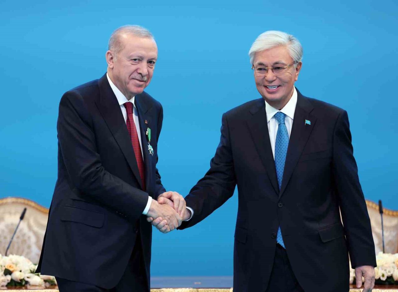 Kazakistan Cumhurbaşkanı Tokayev: “Türkiye, siyasi etkisi güçlü, ekonomisi sağlam ve uluslararası itibarı yüksek bir devlettir”