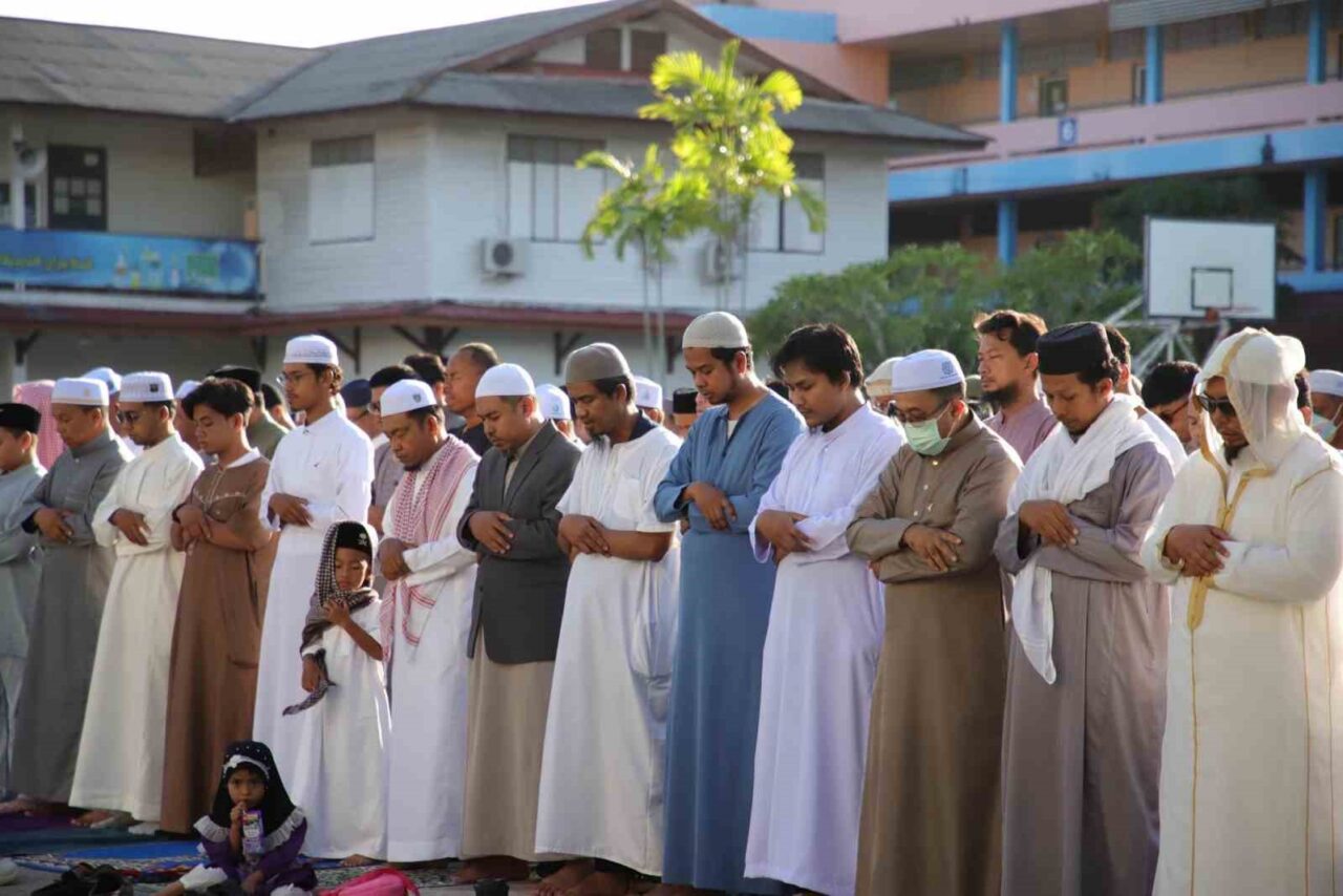 Tayland’da binlerce Müslüman Kurban Bayramı namazında bir araya geldi