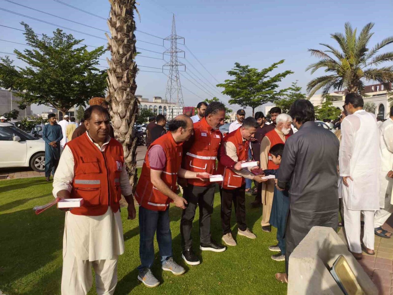Türk Kızılay’ın Pakistan’da vekaleten kestiği kurbanlar yaklaşık 4 bin 700 aileye dağıtılacak