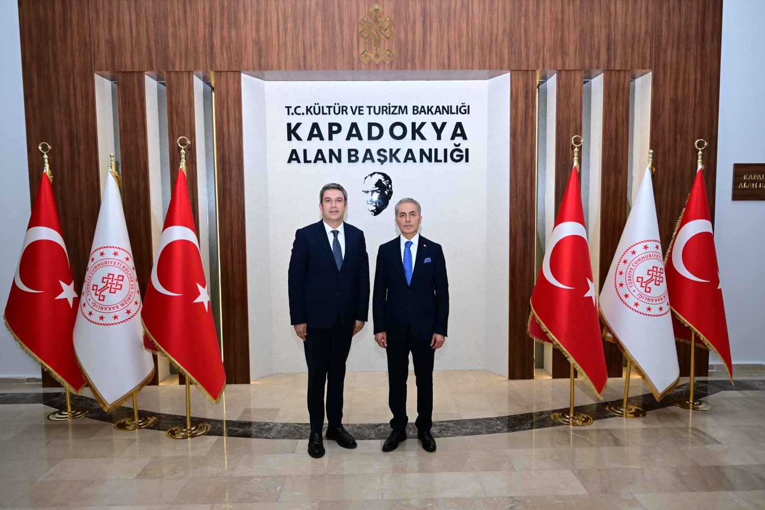 Valimiz Sayın Hüseyin Kök, Kapadokya Alan Başkanı Aydın Cem Aslanbay’ı ziyaret etti.
