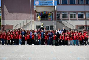 Vali Hüseyin Kök, Karne Töreninde Öğrencilerle Buluştu