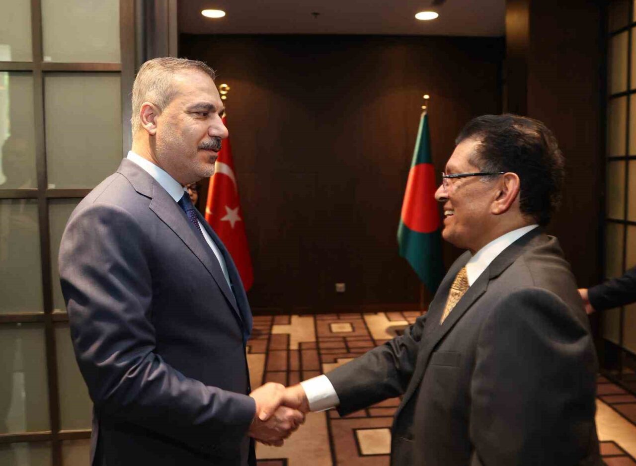 Bakan Fidan, Bangladeşli mevkidaşı Rahman ile görüştü