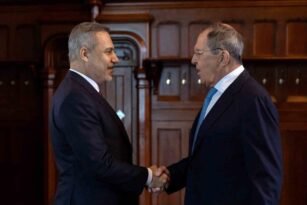 Bakan Fidan, Lavrov ile baş başa görüştü