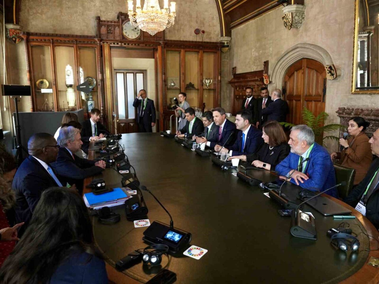 Bakan Kurum ve Bakan Bayraktar, BM Genel Sekreteri Guterres ile bir araya geldi