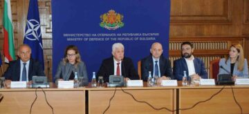 Bulgaristan Savunma Bakanı Stoyanov: “Ukrayna ordusuna daha fazla silah sağlamayı öngörmüyoruz”