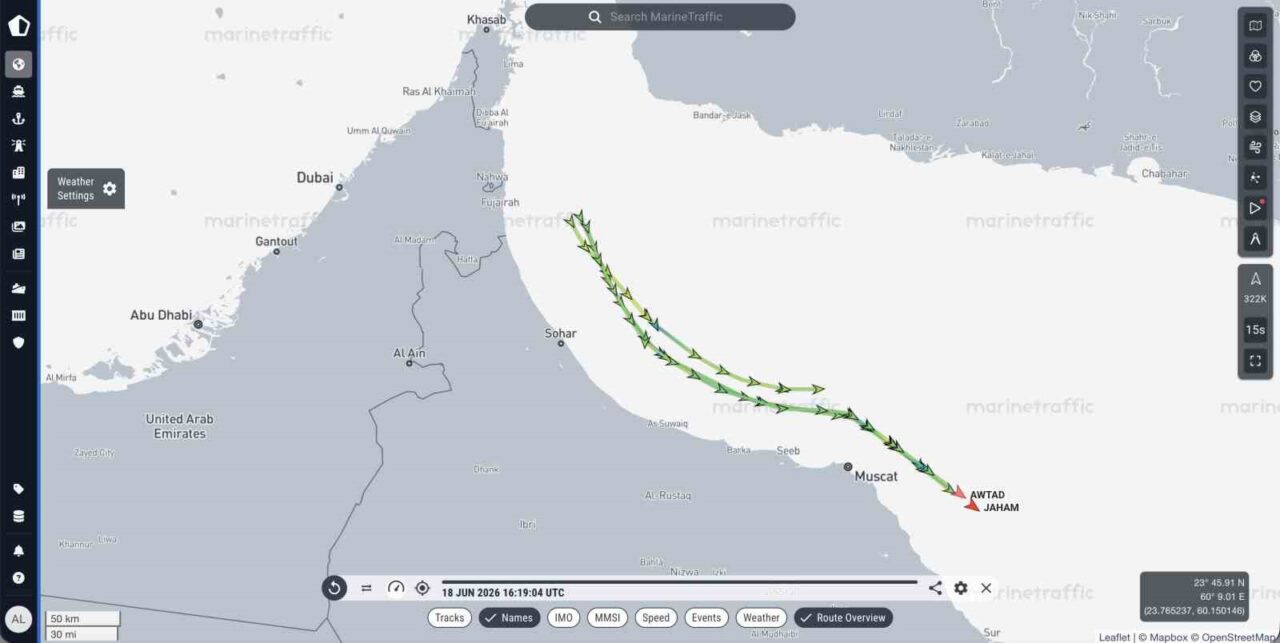 Hürmüz Boğazı yakınlarındaki Suudi Arabistan bandıralı 3 süper tanker, yeniden takip sinyali vermeye başladı