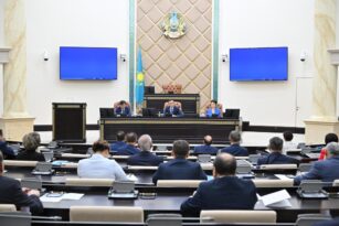 Kazakistan parlamentosu son oturumunu gerçekleştirdi