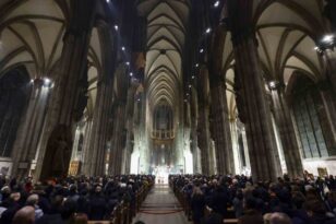 Köln Katedrali, 1 Temmuz’dan itibaren turistlerden 12 Euro giriş ücreti alacak