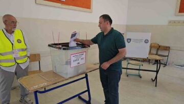 Kosova’da seçmenler, 18 ayda üçüncü kez sandık başında