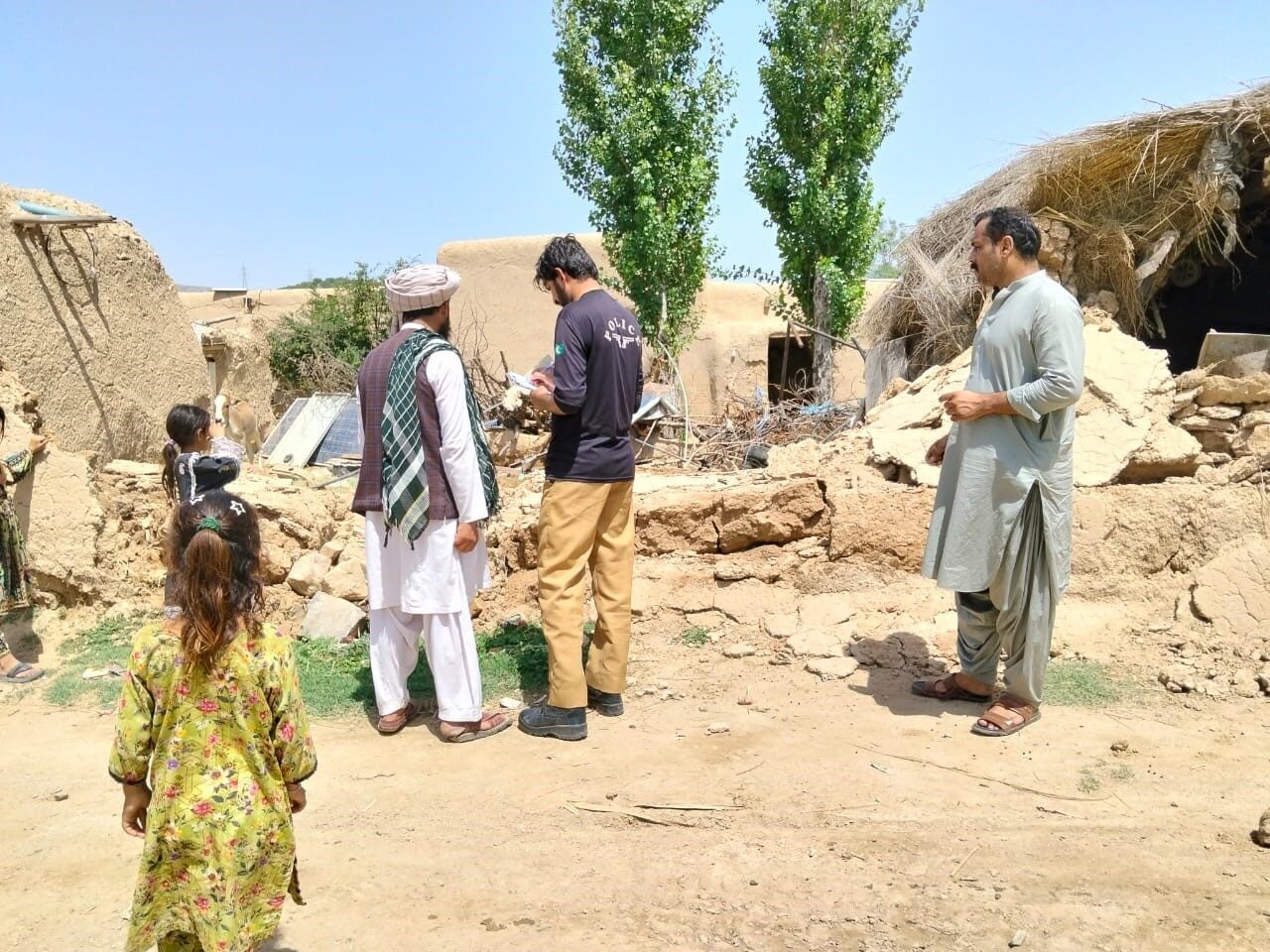 Pakistan’da hissedilen 5,9 büyüklüğündeki deprem paniğe neden oldu